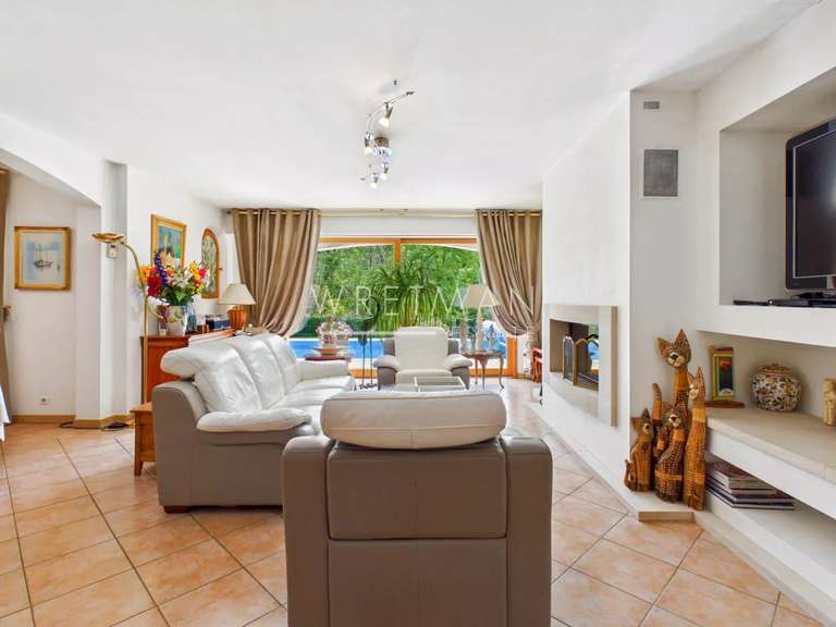 Villa Saint-Paul-en-Forêt - 7 chambres - 266m²