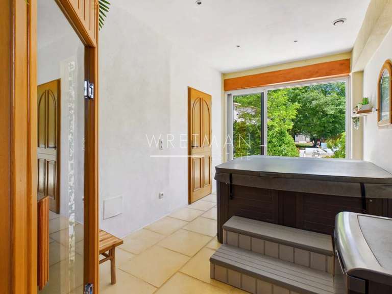Villa Saint-Paul-en-Forêt - 7 chambres - 266m²