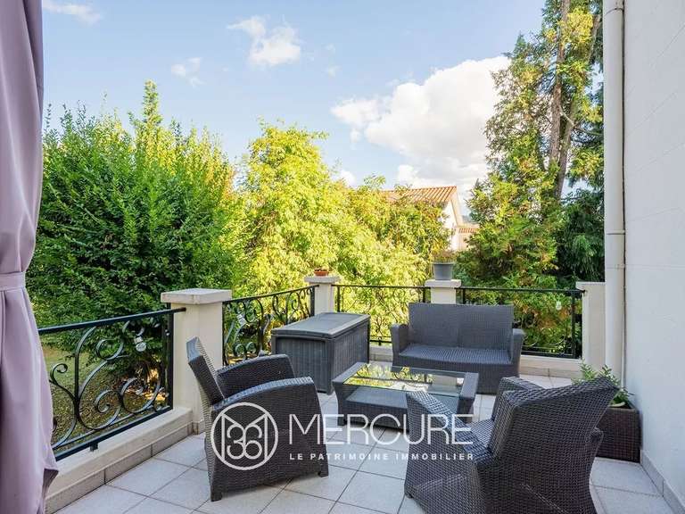 Maison Saint-Paul-en-Jarez - 7 chambres - 400m²