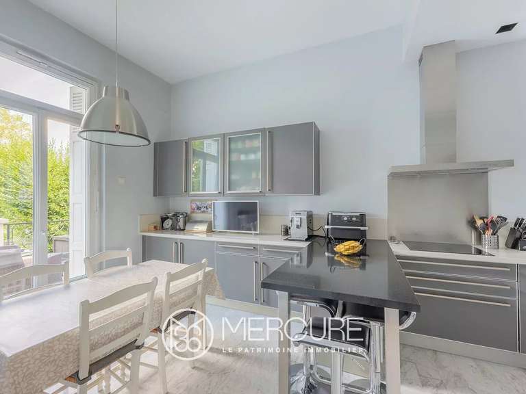 Maison Saint-Paul-en-Jarez - 7 chambres - 400m²