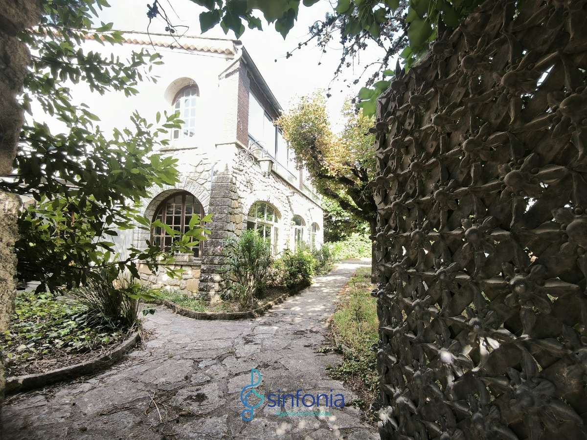 House Saint-Paul-les-Fonts