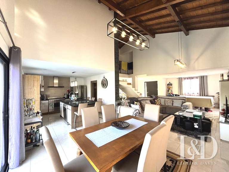 House Saint-Pée-sur-Nivelle - 4 bedrooms - 180m²