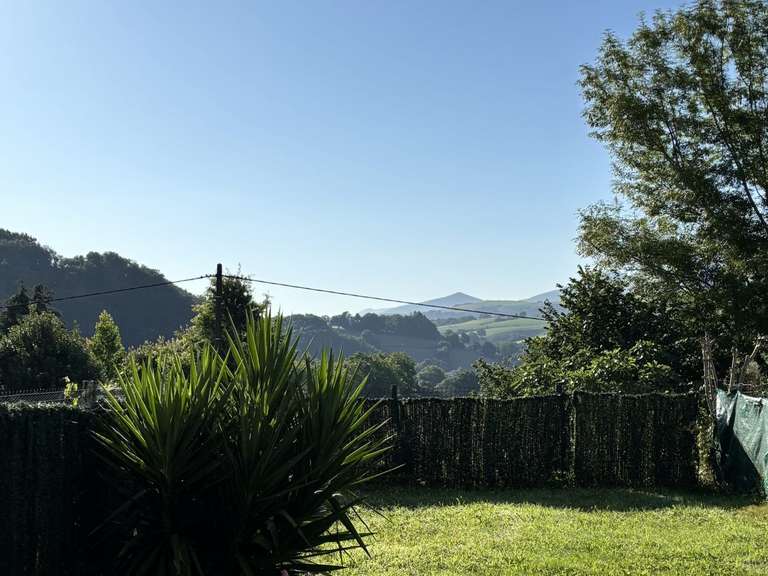 House Saint-Pée-sur-Nivelle - 4 bedrooms - 180m²
