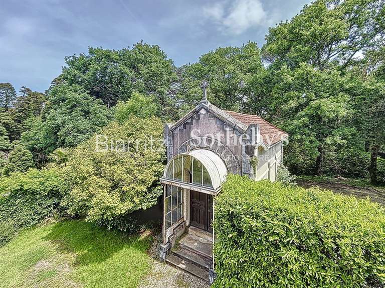 Maison Saint-Pée-sur-Nivelle - 5 chambres - 425m²