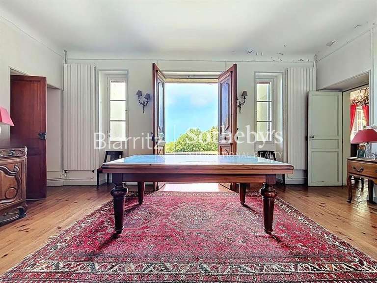 Maison Saint-Pée-sur-Nivelle - 5 chambres - 425m²
