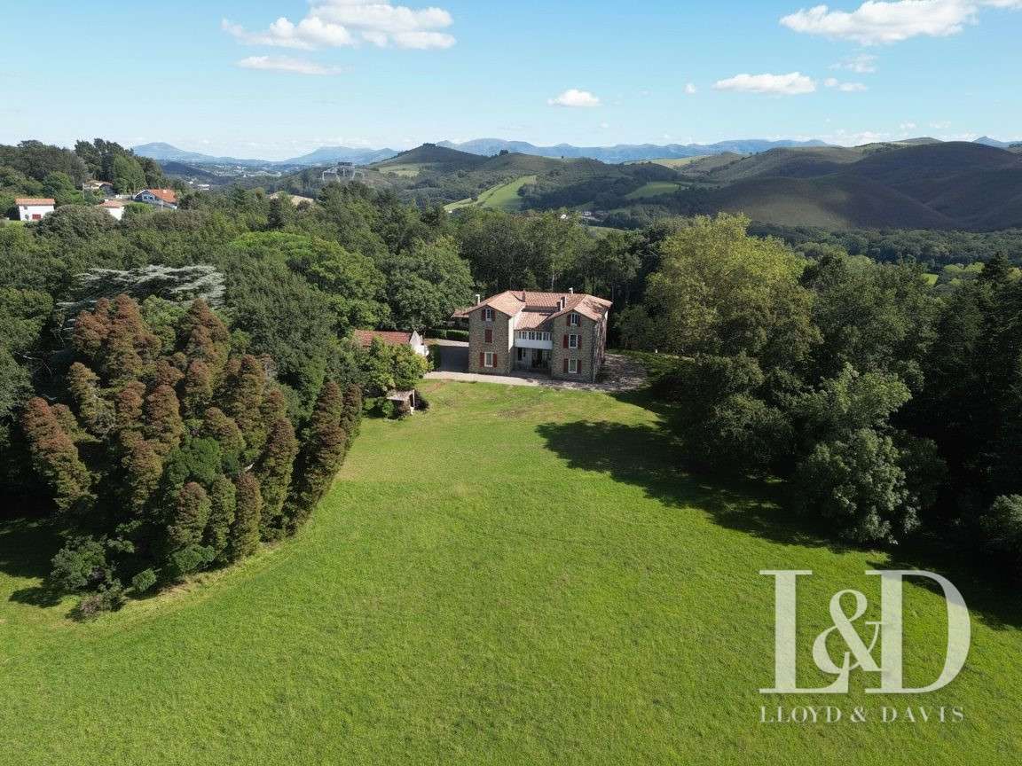 House Saint-Pée-sur-Nivelle