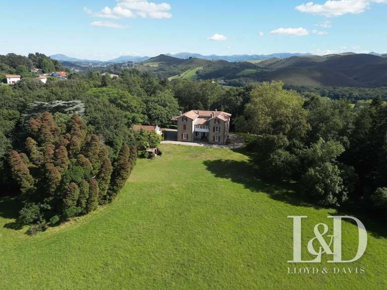 House Saint-Pée-sur-Nivelle - 9 bedrooms - 420m²