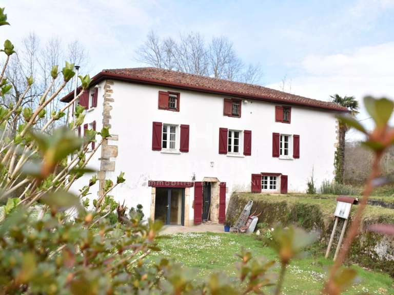 House Saint-Pée-sur-Nivelle