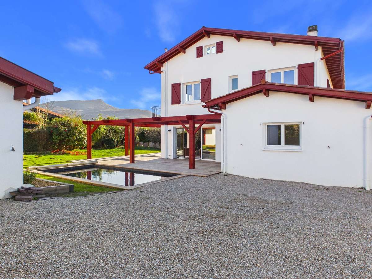 Maison Saint-Pée-sur-Nivelle