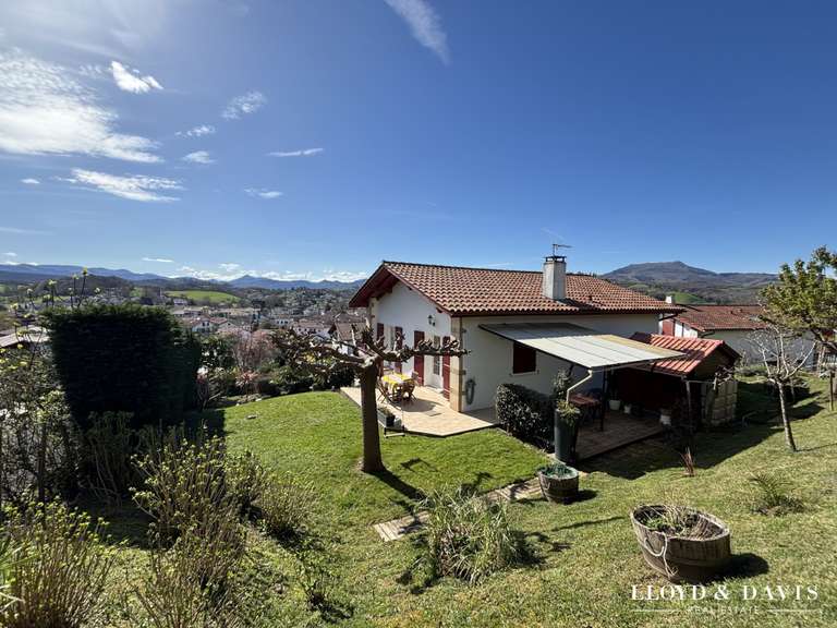 Maison Saint-Pée-sur-Nivelle - 100m²