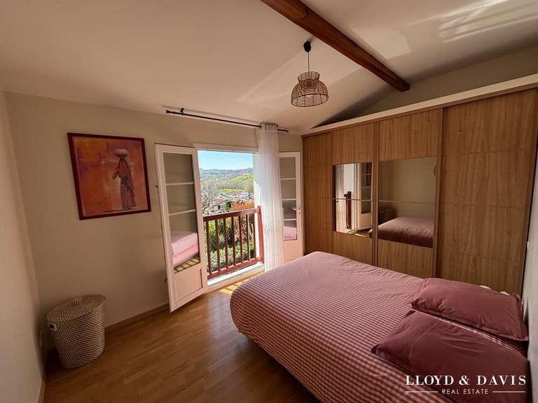 Maison Saint-Pée-sur-Nivelle - 100m²