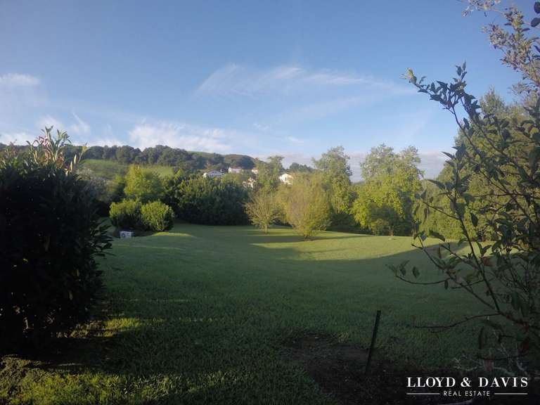 Maison Saint-Pée-sur-Nivelle - 5 chambres - 280m²