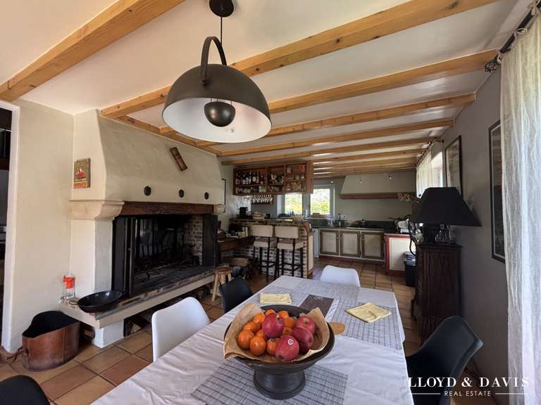 Maison Saint-Pée-sur-Nivelle - 5 chambres - 280m²