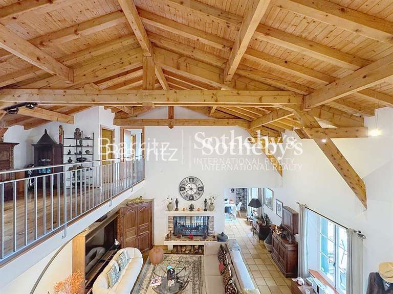 Maison Saint-Pée-sur-Nivelle - 5 chambres - 275m²