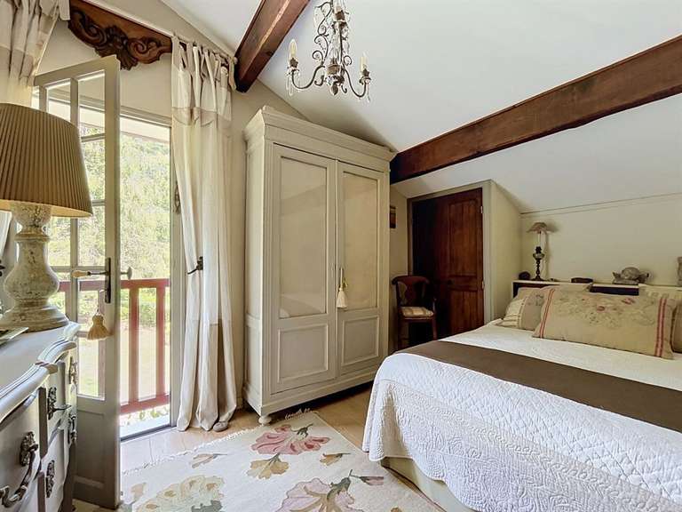 Maison Saint-Pée-sur-Nivelle - 5 chambres - 181m²