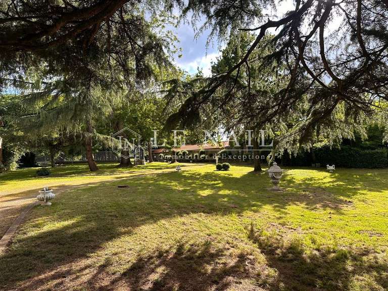 Castle Saint-Philbert-de-Grand-Lieu - 7 bedrooms - 450m²