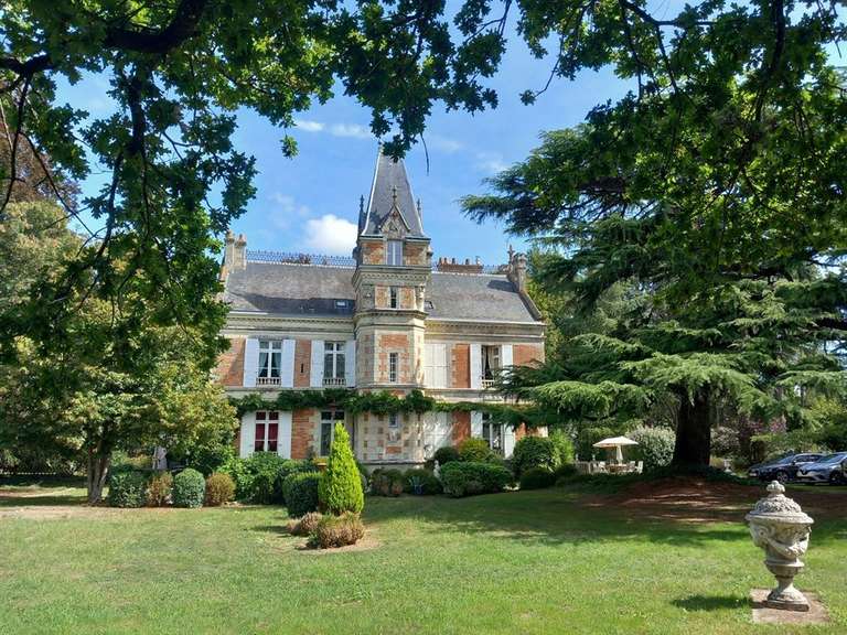 Castle Saint-Philbert-de-Grand-Lieu - 7 bedrooms - 450m²
