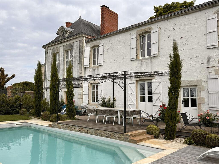 Maison Saint-Philbert-de-Grand-Lieu - 5 chambres - 215m²