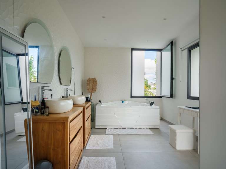 Property with Sea view Saint-Pierre - 4 bedrooms - 650m²