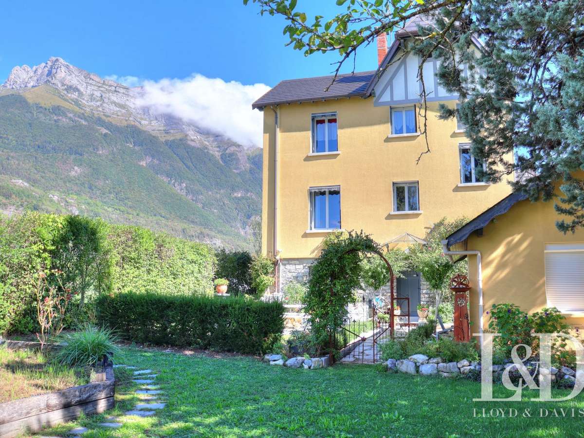 House Saint-Pierre-d'Albigny