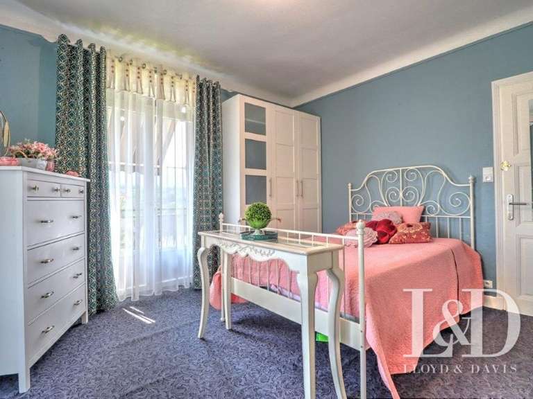 Maison Saint-Pierre-d'Albigny - 3 chambres - 212m²