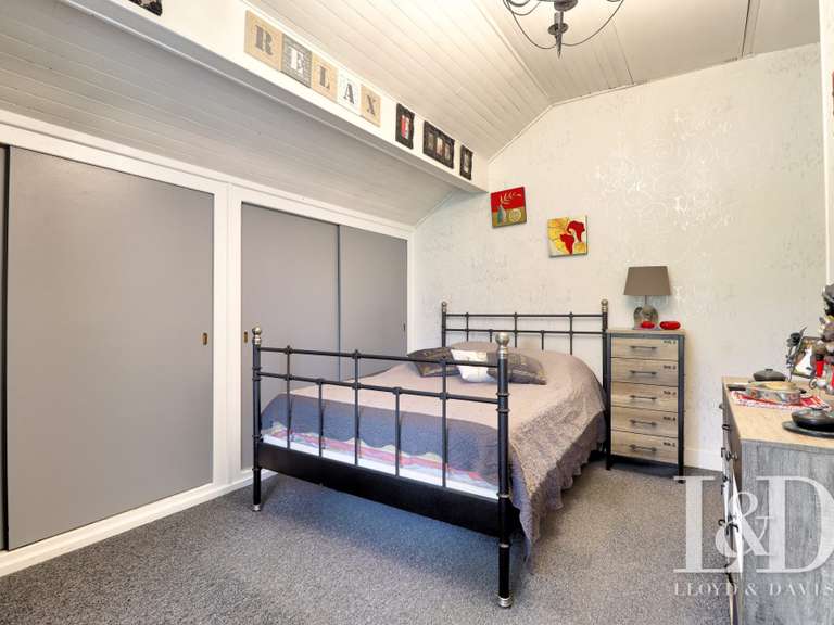 Maison Saint-Pierre-d'Albigny - 3 chambres - 212m²