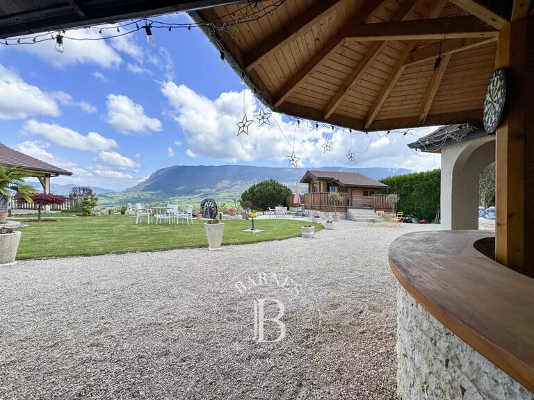 Maison Saint-Pierre-d'Alvey - 3 chambres - 185m²
