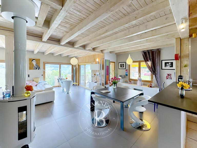 Maison Saint-Pierre-d'Alvey - 3 chambres - 185m²