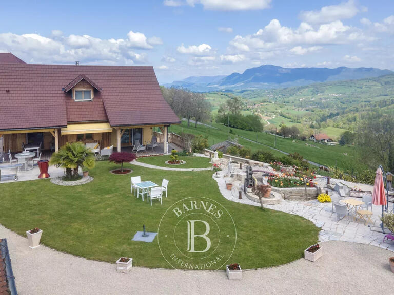 Maison Saint-Pierre-d'Alvey - 3 chambres - 185m²