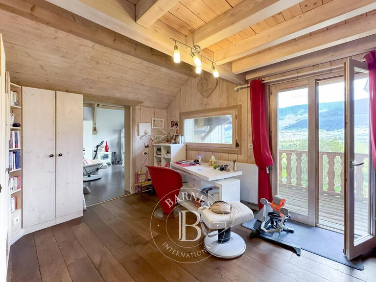 Maison Saint-Pierre-d'Alvey - 3 chambres - 185m²