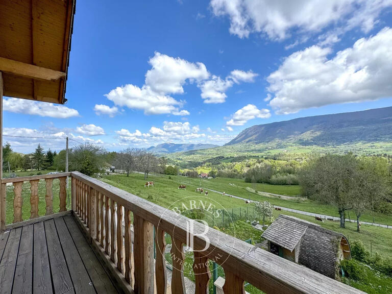 Maison Saint-Pierre-d'Alvey - 3 chambres - 185m²
