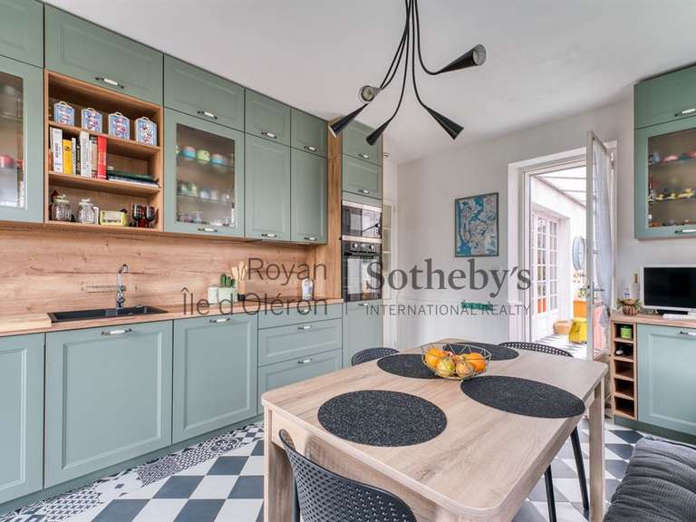 Maison Saint-Pierre-d'Oléron - 6 chambres - 208m²