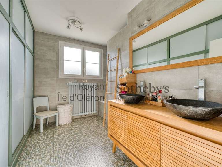 Maison Saint-Pierre-d'Oléron - 6 chambres - 208m²