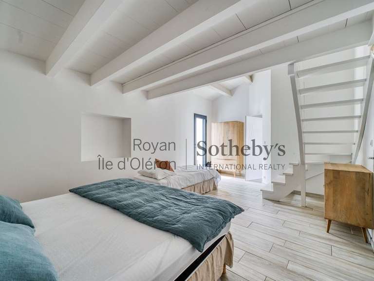 House Saint-Pierre-d'Oléron - 4 bedrooms - 250m²