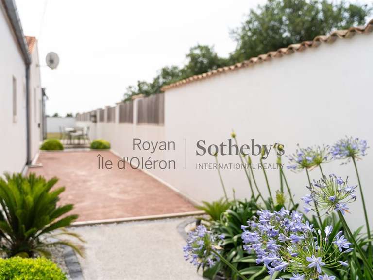 House Saint-Pierre-d'Oléron - 4 bedrooms - 250m²