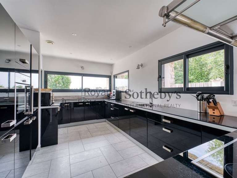 House Saint-Pierre-d'Oléron - 4 bedrooms - 250m²