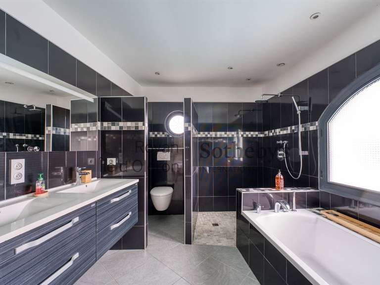 House Saint-Pierre-d'Oléron - 4 bedrooms - 250m²