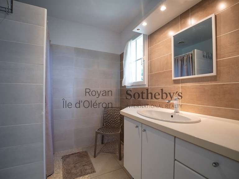 House Saint-Pierre-d'Oléron - 4 bedrooms - 165m²