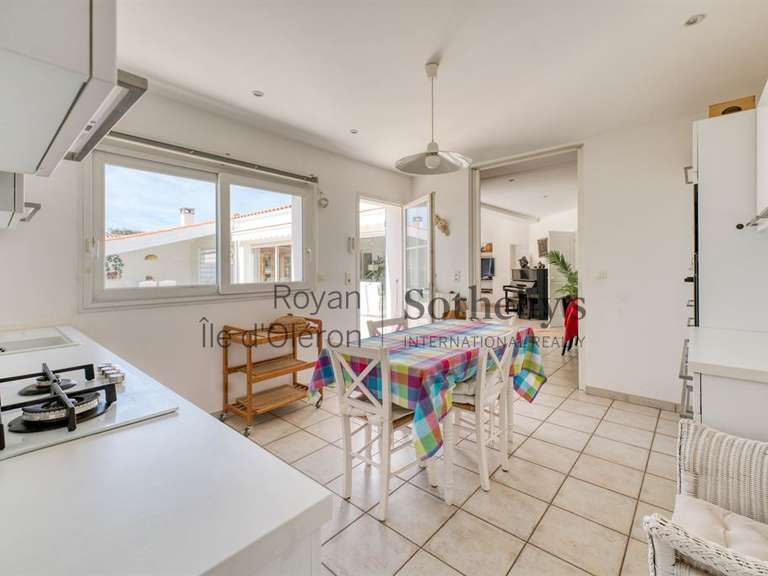 House Saint-Pierre-d'Oléron - 4 bedrooms - 165m²