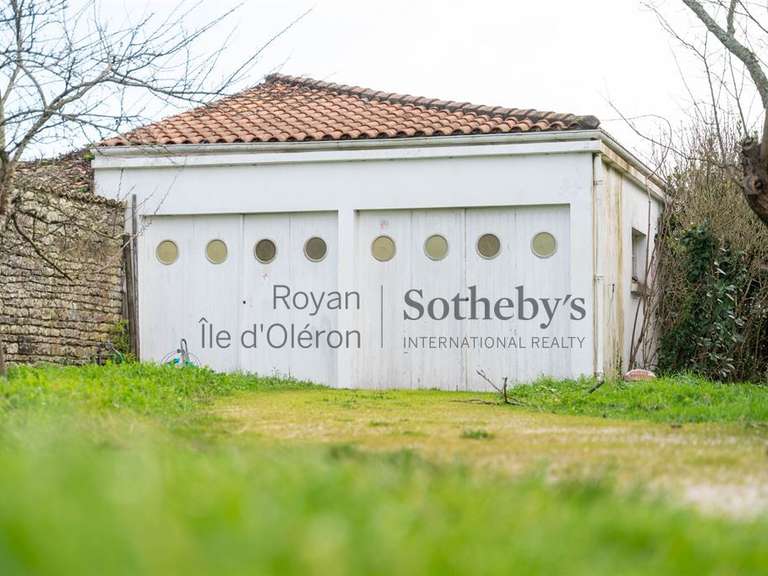 Maison Saint-Pierre-d'Oléron - 5 chambres - 189m²