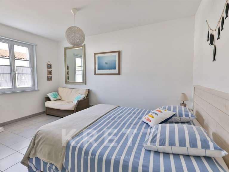 Maison Saint-Pierre-d'Oléron - 5 chambres - 203m²