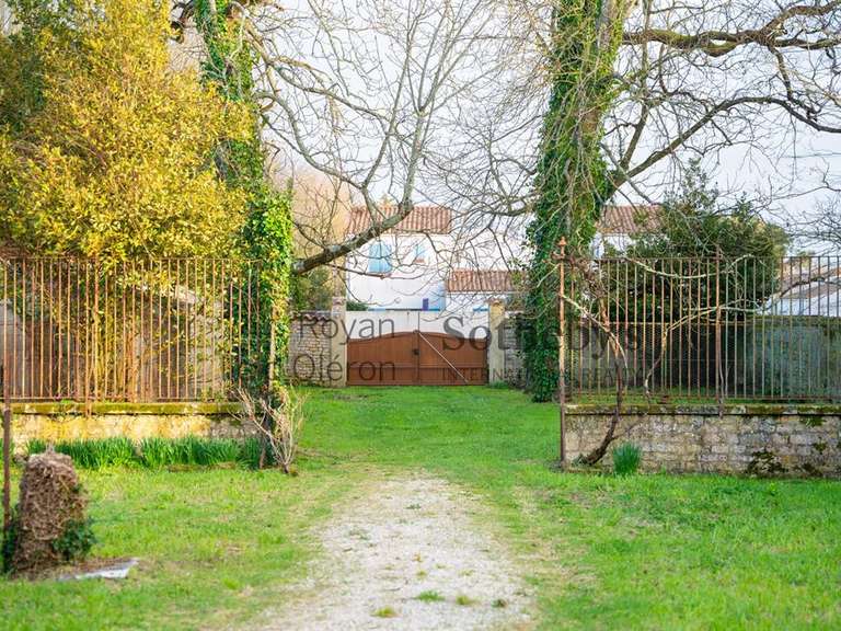 Maison Saint-Pierre-d'Oléron - 6 chambres - 368m²