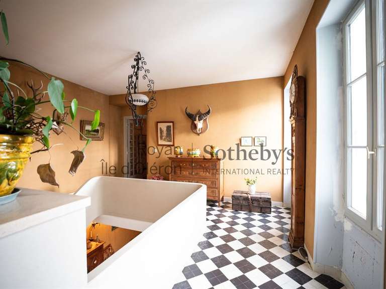 Maison Saint-Pierre-d'Oléron - 6 chambres - 368m²