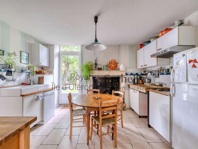 Maison Saint-Pierre-d'Oléron - 6 chambres - 175m²