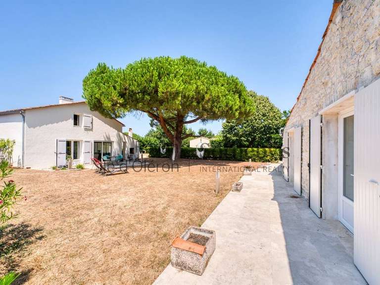 Maison Saint-Pierre-d'Oléron - 7 chambres - 238m²