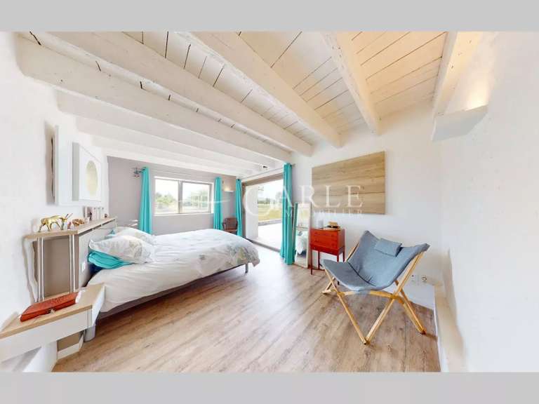Propriété Saint-Pierre-de-Chandieu - 6 chambres - 335m²