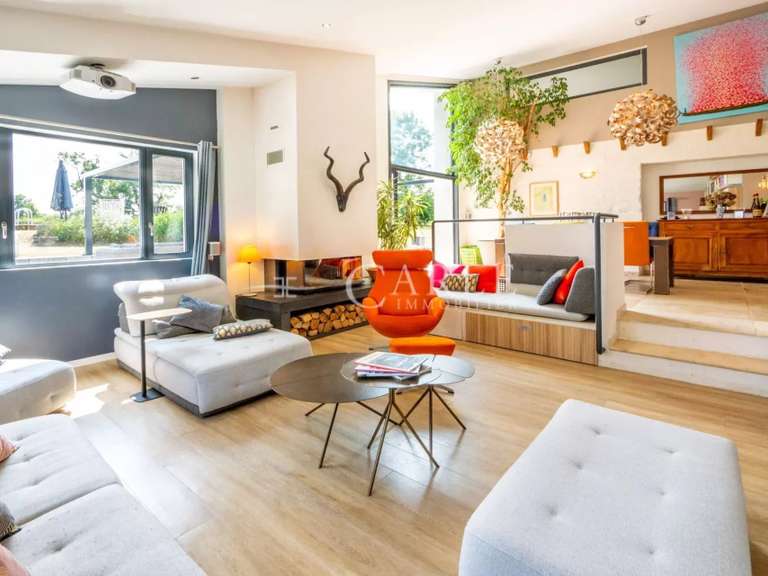 Propriété Saint-Pierre-de-Chandieu - 6 chambres - 335m²