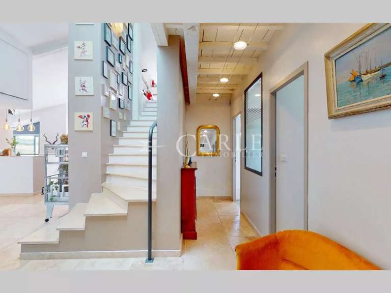 Propriété Saint-Pierre-de-Chandieu - 6 chambres - 335m²
