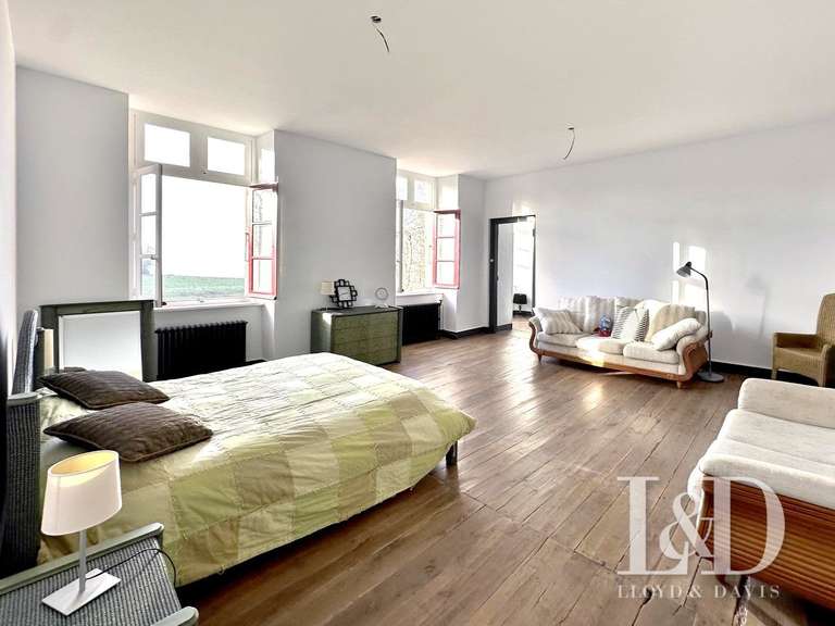 Château Saint-Pierre-de-Trivisy - 14 chambres - 660m²