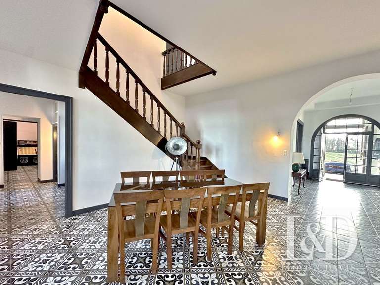 Château Saint-Pierre-de-Trivisy - 14 chambres - 660m²